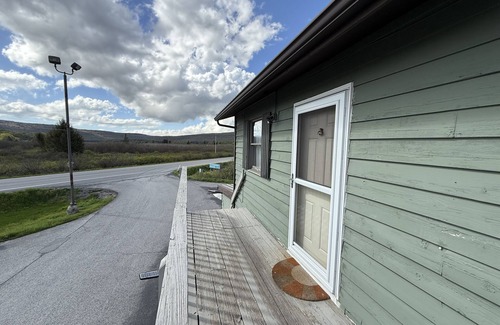 Davis Condo | Kick back and Get Cozy Overlooking Canaan Valley