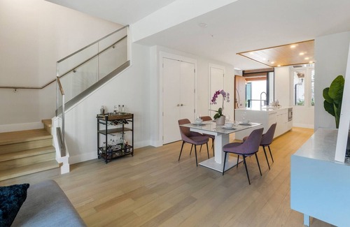 Horseshoe Bay House | Kick back and relax in this calm stylish townhome with the whole family in West!