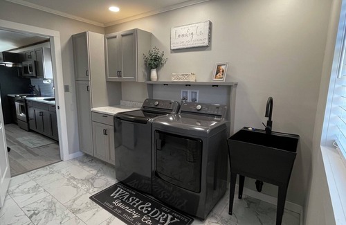 Edray House | Kick back and relax in this calm, stylish space located on 30 acres!