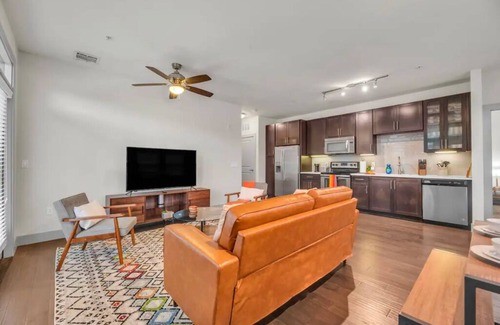 South Scottsdale Apartment | Kick Back & Relax In This Modern Rustic 2 Bedroom!