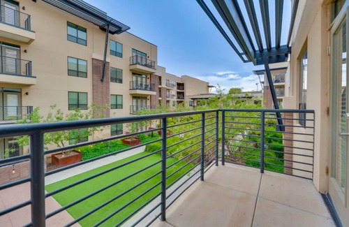South Scottsdale Apartment | Kick Back & Relax In This Modern Rustic 2 Bedroom!