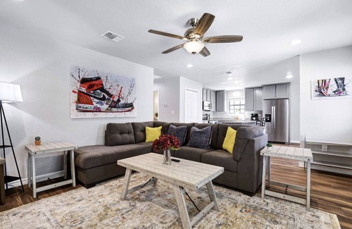 Eastside Promise Neighborhood House | Kicks theme house near - SA Downtown and AT&T Centern