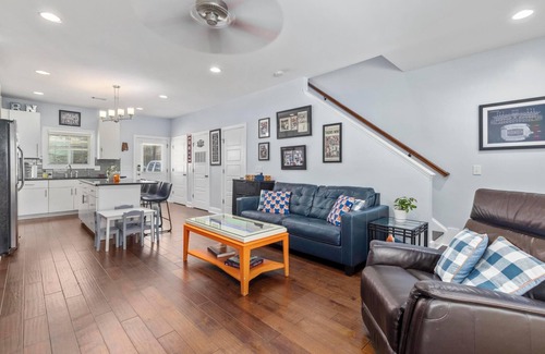 Auburn House | Kid Friendly Townhome! 3/4 mi to Jordan Hare!
