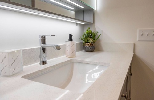 Madison Apartment | Kid & Pet Friendly | Garage | 300 Wi-Fi | Gym