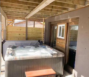 Albrightsville Ski Chalet | Kids under 4 free, Jacuzzi, Sauna, Pool, Lake, Gym