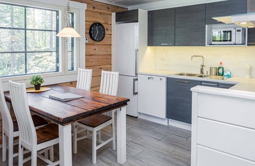 Kuusamo House | Kiehtäjän Lahti by Interhome