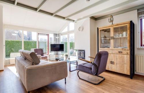 Zwiggelte House | Kievit I Spacious Bungalow with Fine Garden