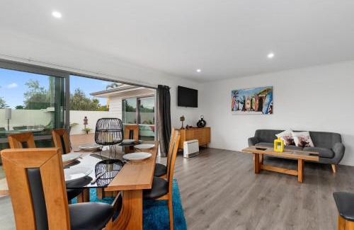 Ruakaka House | Kihi Retreat - Ruakaka Holiday Home