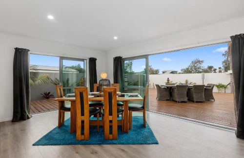 Ruakaka House | Kihi Retreat - Ruakaka Holiday Home