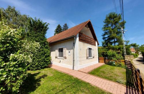 Szigliget House | Kilátás a tóra Apartman