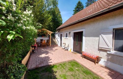 Szigliget House | Kilátás a tóra Apartman