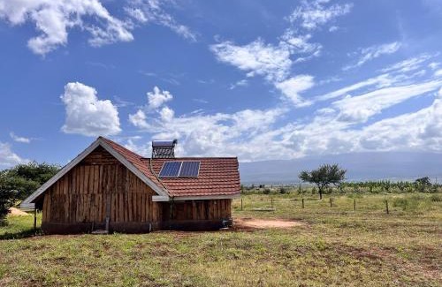 Oloitoktok Ski Chalet | Kilimanjaro view cabin-Amboseli