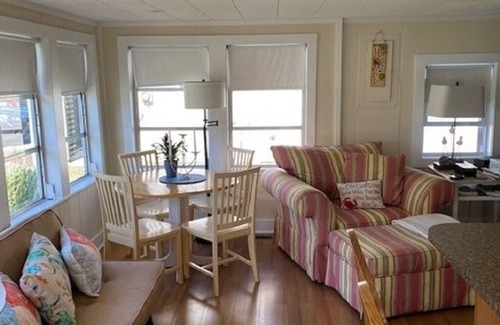 Colington House | Kill Devil Hills Bungalow