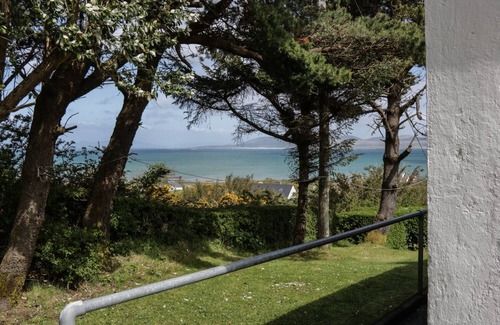 Tully Cottage | KILLARY BAY VIEW HOUSE, family friendly in Tully, County Galway