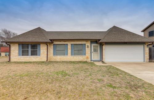 Killeen House | Killeen Home with Sunroom about 8 Mi to Fort Cavazos!