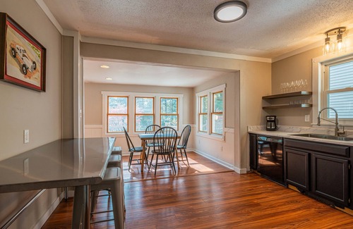 East Haven  Rutland County Ski Chalet | Killington Chalet with Hot Tub & Ultimate Game Room