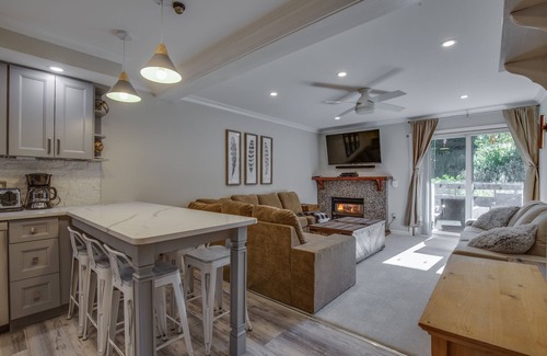 Killington Condo | Killington Condo with 3 Flat Screen TVs, pool & tennis !