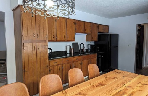 East Haven  Rutland County House | Killington Escape for Summer- Hot Tub, Family Fun-Minutes from Killington & Pico