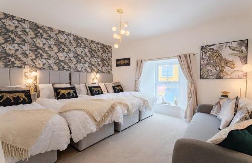 Killorglin House | Killorglin Irish Pub With Hot Tub That Sleeps 19