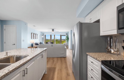 Kimberling City Condo | Kimberling City Condo w Cmty Lake Access-Boat Slip-Cmty Outdoor Pool-Free Daily Attraction Tickets