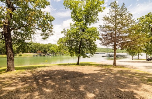 Kimberling City Condo | Kimberling Cove Resort, Studio style room, sleeps 4