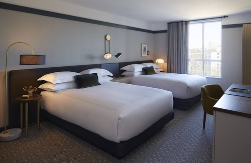 Bloor-Yorkville Hotel | Kimpton Saint George by IHG