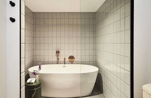 Bloor-Yorkville Hotel | Kimpton Saint George by IHG