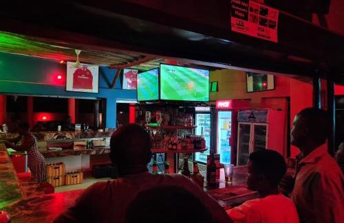 Kigamboni Hotel | KimyaKimya Pub & Lodge