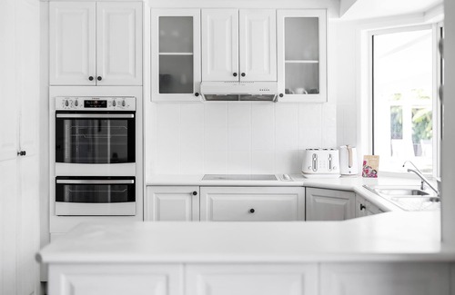 Helensvale House | Kin By Khove Summary: