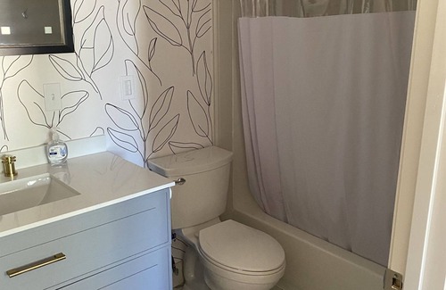 Wappapello Resort | KIng and queen rooms adjoin w/high speed internet