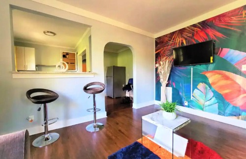 Decatur House | King bed and Queen Sofa bed/room TV Wifi