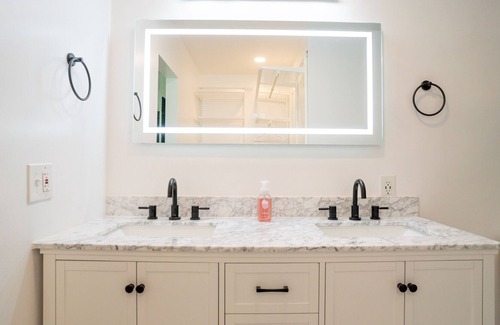 Chamblee House | King Bed ⭐️ Chamblee/Brookhaven ⭐️ Ideal for Longer Stays