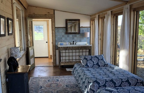 Lewis Cabin | King Bed comfort, great views with complimentary gourmet farm breakfast.