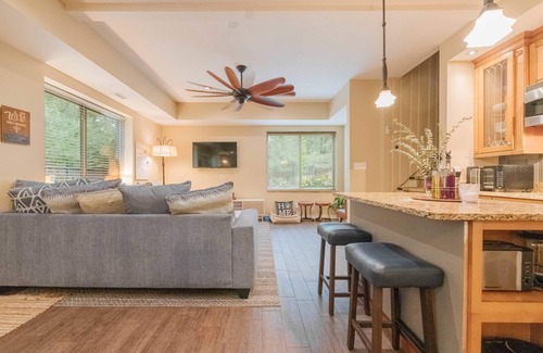 New Castle Apartment | King Bed, Comfy Space, No Cleaning Fee