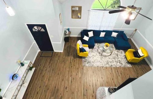 Berclair House | King Bed Cozy Urban Retreat-Central Memphis