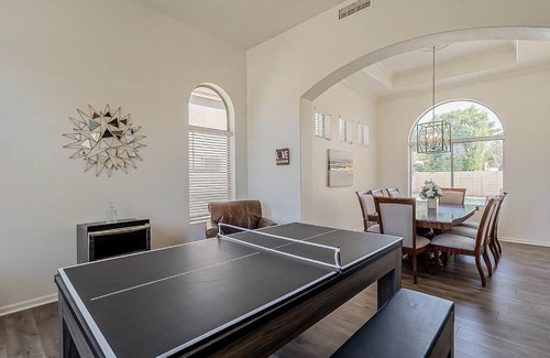 Arrowhead Ranch Apartment | King Bed! Destination Glendale Luxury Home