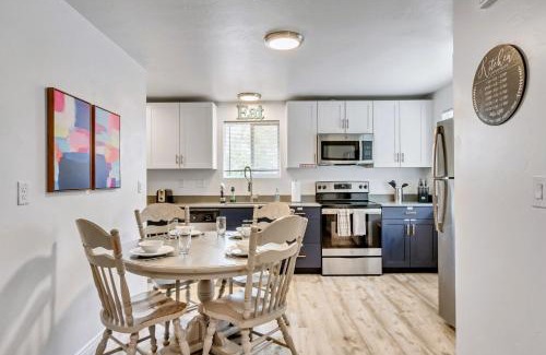 Sugar House Apartment | King bed - Fast Wi-Fi - Walker's Paradise