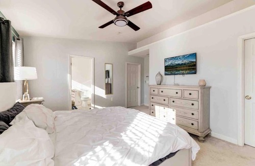 Capitol View House | King Bed/Free Garaged&Street Parking/Walk To Metro