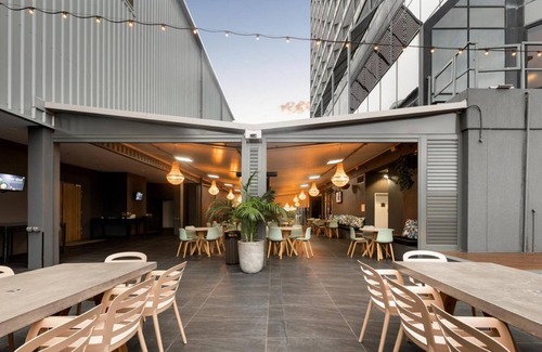 Spring Hill Hotel | King Bed @ Higher Floors Beautiful View with Balcony CBD Brisbane