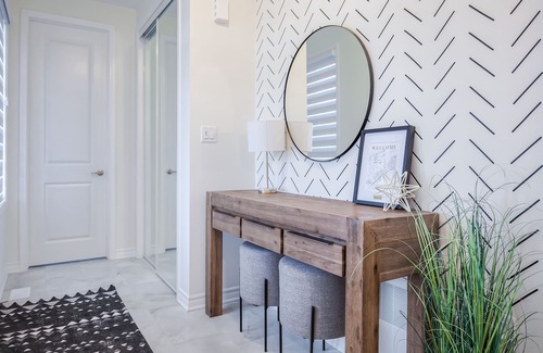 Pickering House | King Bed I Chefs Kitchen I Toronto Zoo I Park Free I Family and WFH friendly