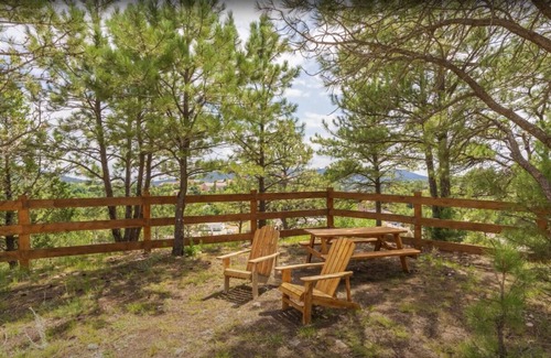 Hot Springs RV Rental | King Bed & Private Bath - Black Hills Eagle Tipi