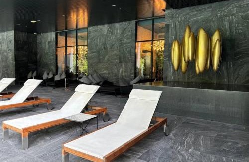 Ploenchit Apartment | King Bed Studio