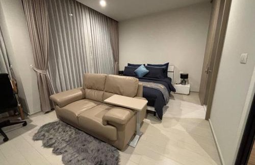 Ploenchit Apartment | King Bed Studio