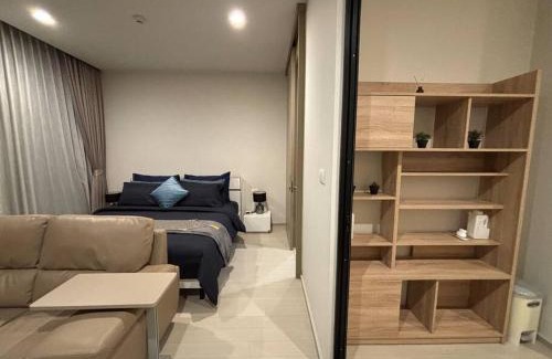 Ploenchit Apartment | King Bed Studio
