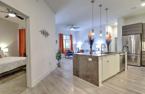 North Scottsdale Apartment | King Beds - Nascar Racing Wknd - Parking - Patio 4020