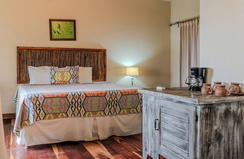 Popoyo Bed & Breakfast | King Deluxe Garden View