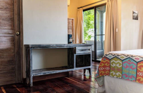 Popoyo Bed & Breakfast | King Deluxe Garden View