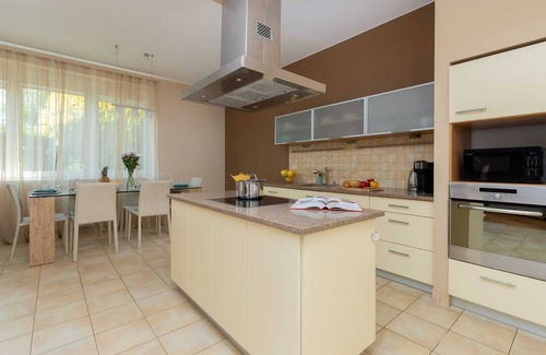 Orlowo Apartment | King John III 1 | Spacious Apartment | Balcony