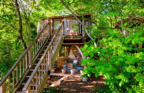 Saint-Paul-de-Vence Ski Chalet | King Louie and Mowgli