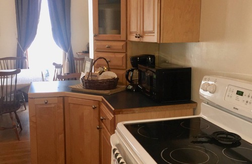 Buffalo Apartment | King One Bedroom, Converted1894 Historic Hotel, Downtown Buffalo Wyoming